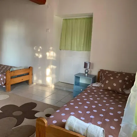 Tiszai Fenyves Apartment *
